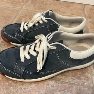 Simple leather oxfords, women’s 9